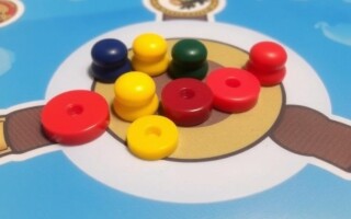 Как починить настольную игру: ремонт карт, фишек и поля